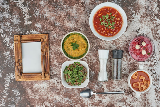 In formal dining, what are the differences between a cereal bowl